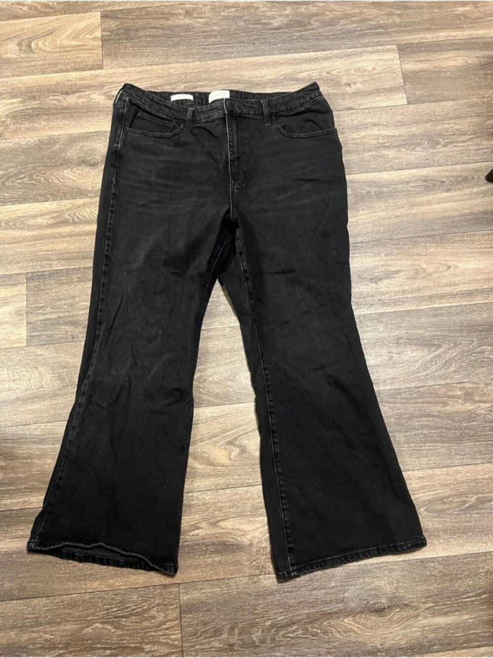 Universal Thread Black Flare Jeans – Women’s Wide Leg